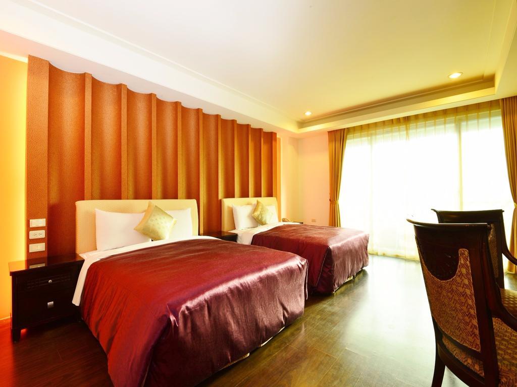 Tranquil Sea Vacation Hotel Kenting Buitenkant foto