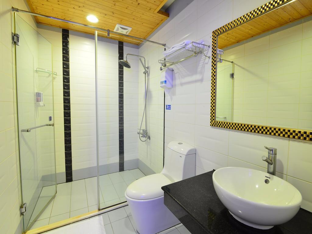 Tranquil Sea Vacation Hotel Kenting Buitenkant foto