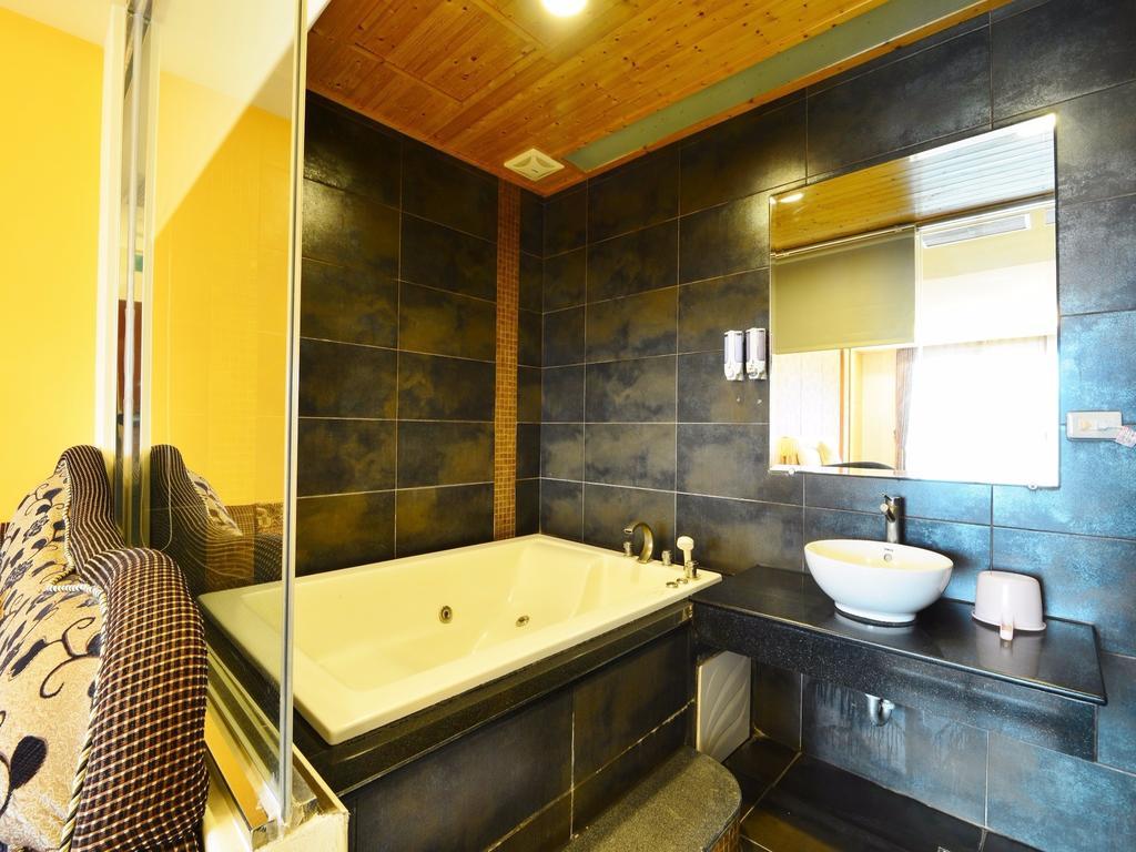 Tranquil Sea Vacation Hotel Kenting Buitenkant foto
