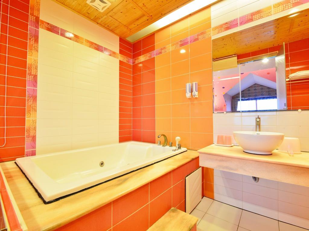 Tranquil Sea Vacation Hotel Kenting Buitenkant foto